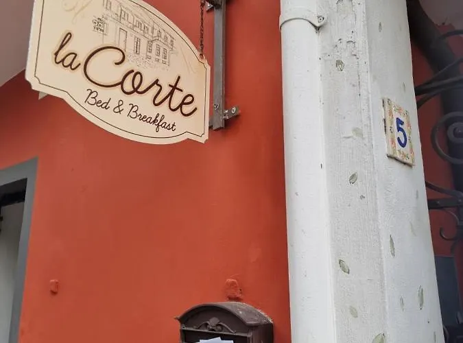 La Corte